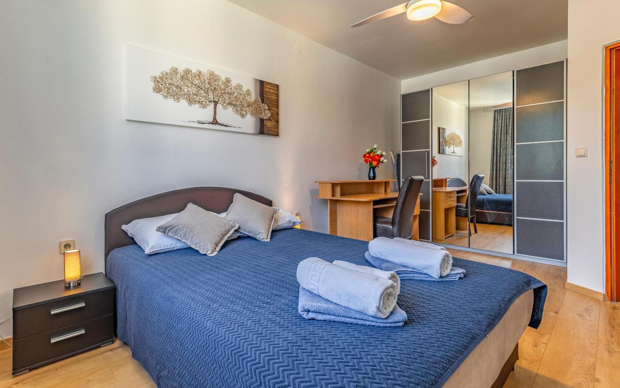 All Seasons Apartment Pula Luaran gambar